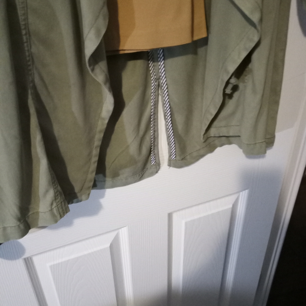 Jacket with drawstring - Picture 2 of 6